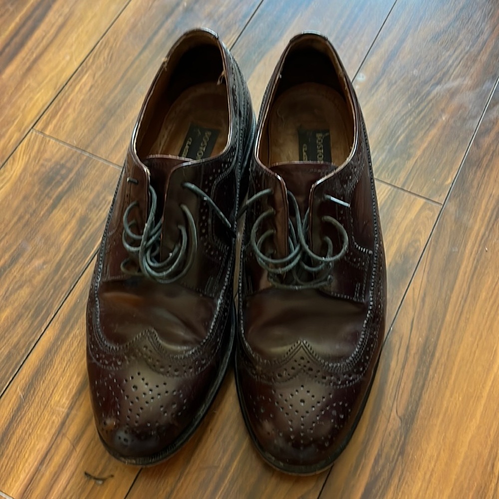 Mens size 11 Bostonian classics brown wingtips